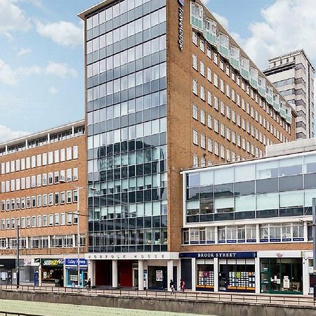 Travelodge Croydon Central Exterior photo
