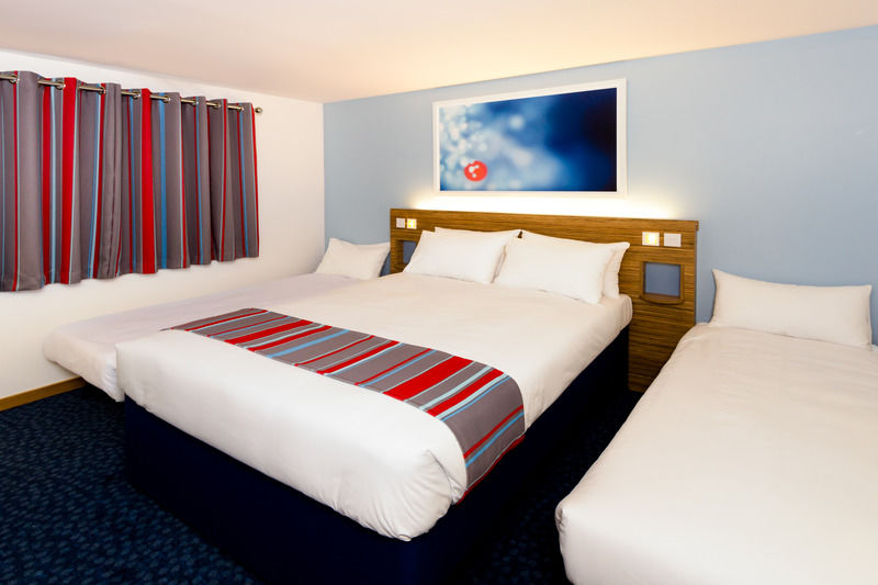 Travelodge Croydon Central Exterior photo