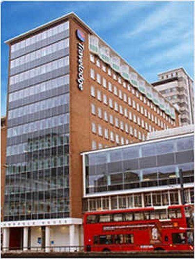 Travelodge Croydon Central Exterior photo