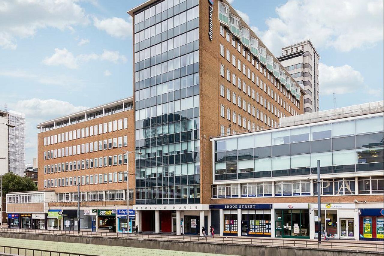 Travelodge Croydon Central Exterior photo