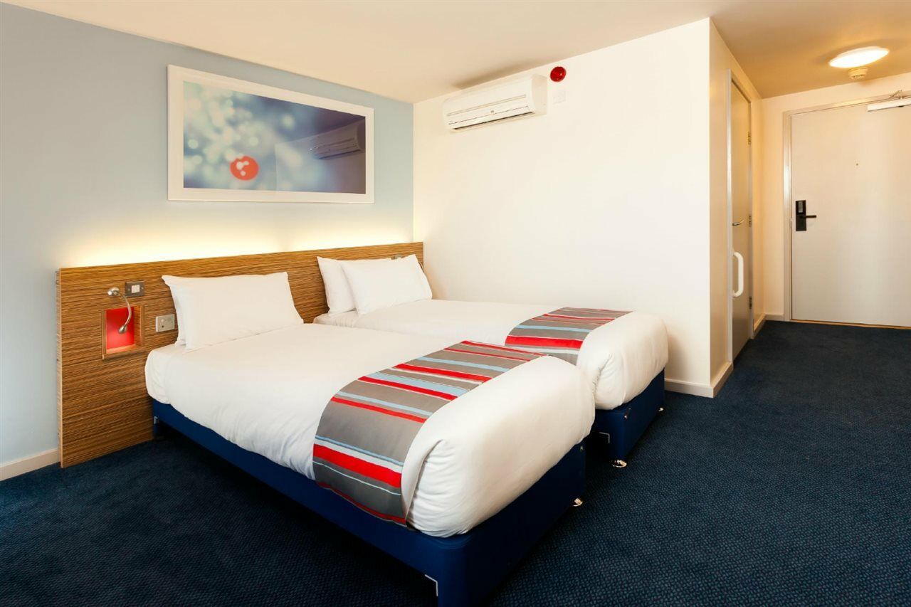 Travelodge Croydon Central Exterior photo
